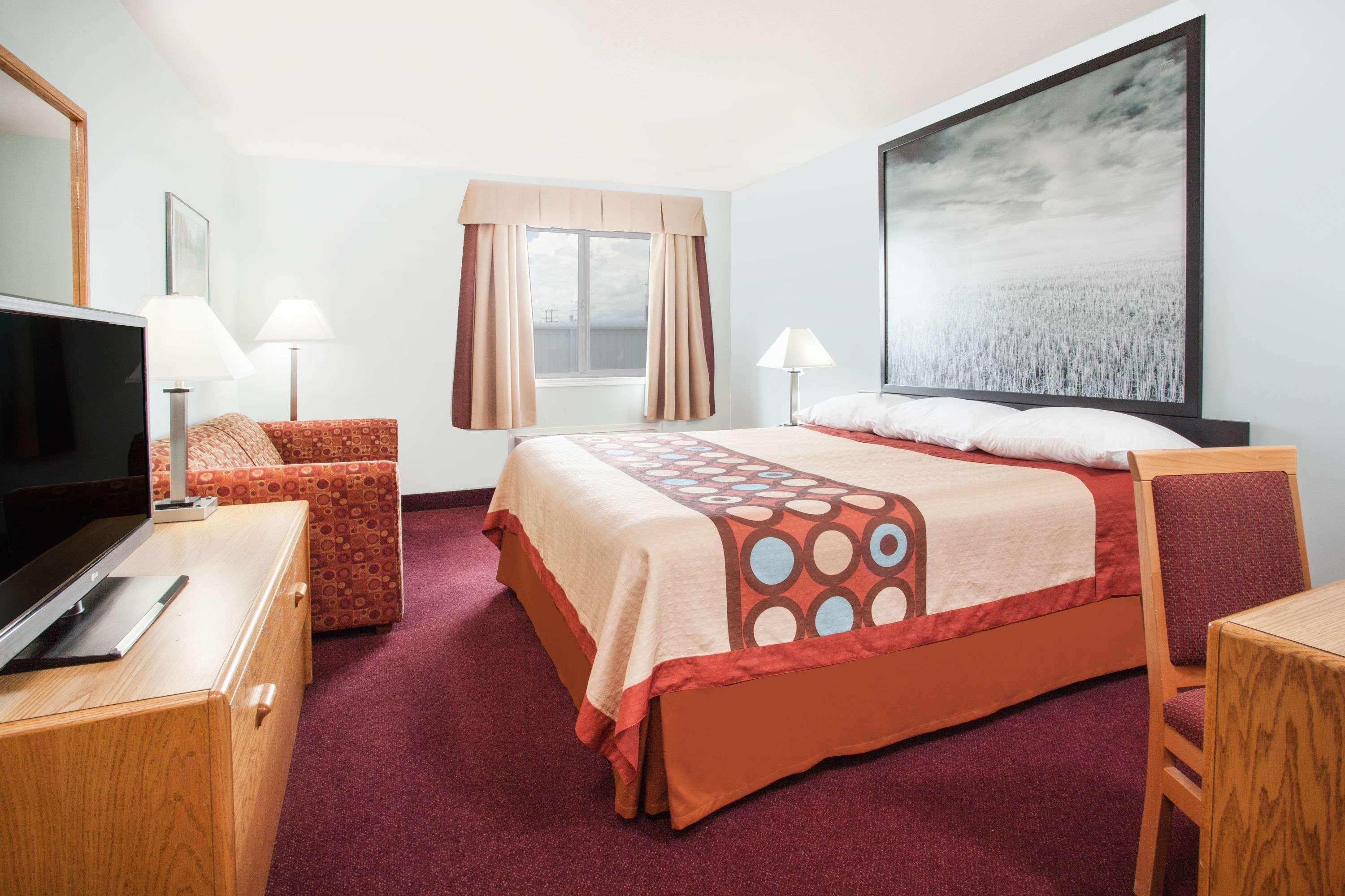 ซูเปอร์ 8 บาย วินด์แฮม เคินเดอร์สลีย์ Hotel Kindersley ภายนอก รูปภาพ