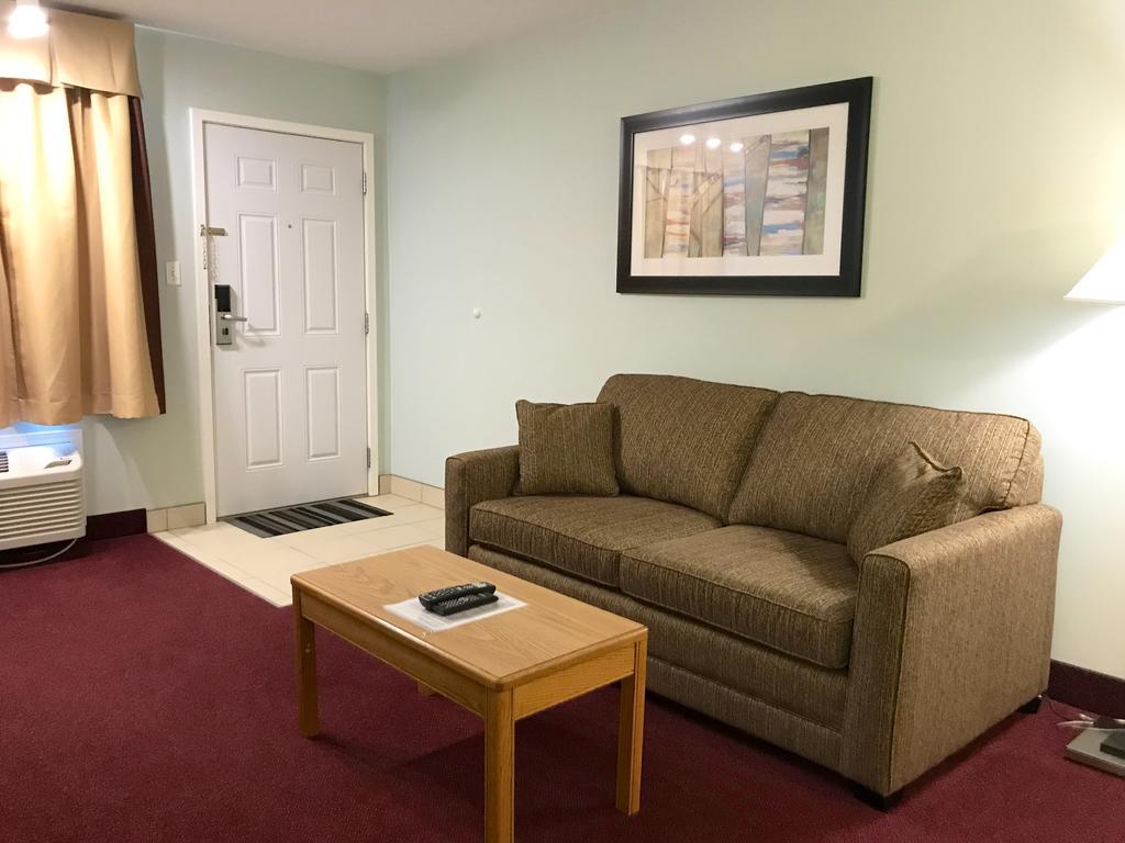 ซูเปอร์ 8 บาย วินด์แฮม เคินเดอร์สลีย์ Hotel Kindersley ภายนอก รูปภาพ