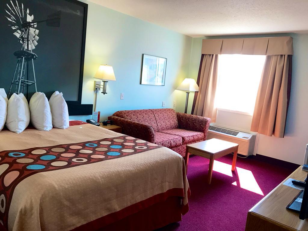 ซูเปอร์ 8 บาย วินด์แฮม เคินเดอร์สลีย์ Hotel Kindersley ภายนอก รูปภาพ