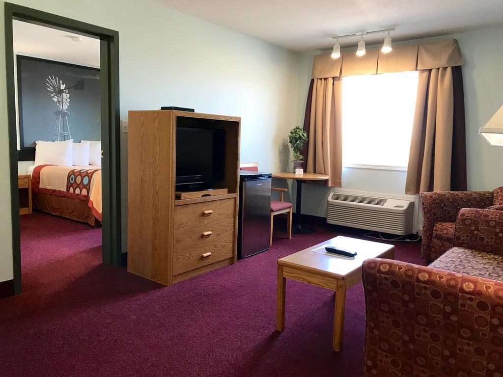 ซูเปอร์ 8 บาย วินด์แฮม เคินเดอร์สลีย์ Hotel Kindersley ภายนอก รูปภาพ